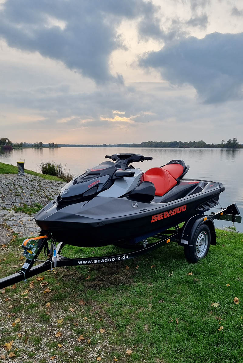 yacht mit jetski mieten