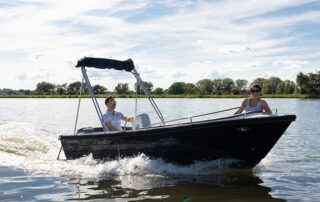 RioMar 470 – führerscheinfreies Boot mieten bei Regensburg
