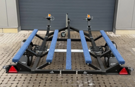 Jetski-Doppeltrailer Jet-Loader von hinten mit LED-Beleuchtung